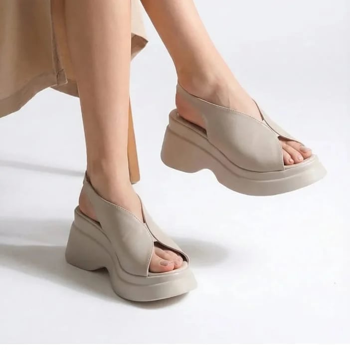 Sandales compensées femme été - Carton de 8 paires - Types de couleurs: Cuir, Couleur: Nude - Image 1 sur 1