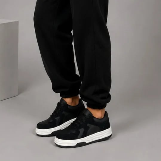 Bağcıklı Kadın Spor Sneaker Siyah – Günlük Kullanıma Uygun Rahat ve Şık Tasarım - Renk: Siyah - Fotoğraf 2 / 3